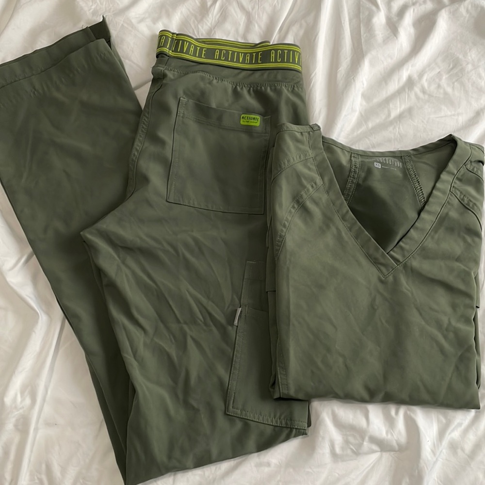 Women’s Activate by Med Couture Scrub Set